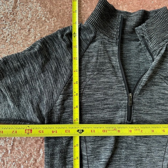Lululemon Swiftly Wool 1/2 Zip Thermo 4-Way Stretch Shirt Women Sz 4 Black White - Picture 8 of 10